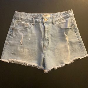 ✨Light-wash Forever 21 cutoff shorts